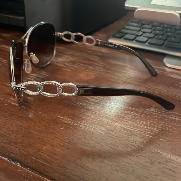 AJ Morgan silver aviator style sunglasses 3 oval pattern on arm with solid brown - Picture 7 of 16